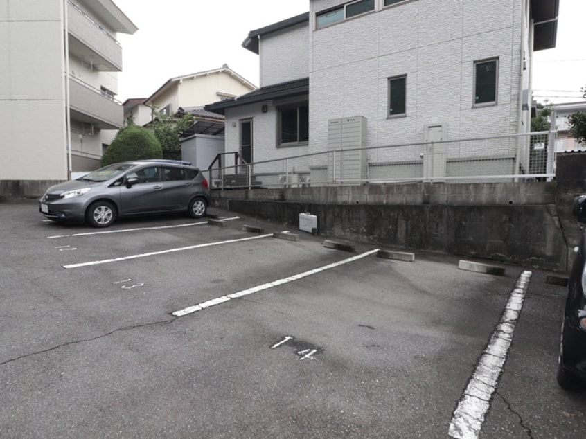 駐車場 霞ヶ丘ハイツ