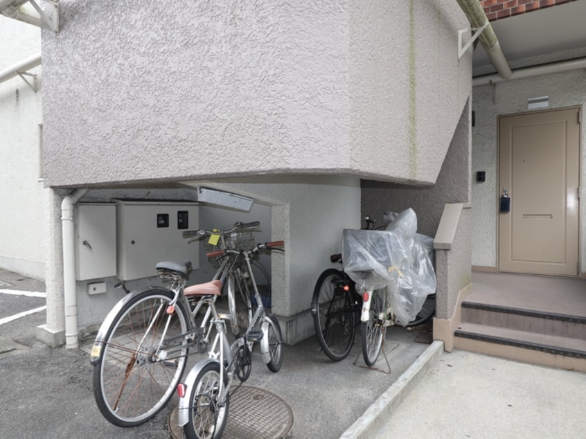 駐輪場 霞ヶ丘ハイツ