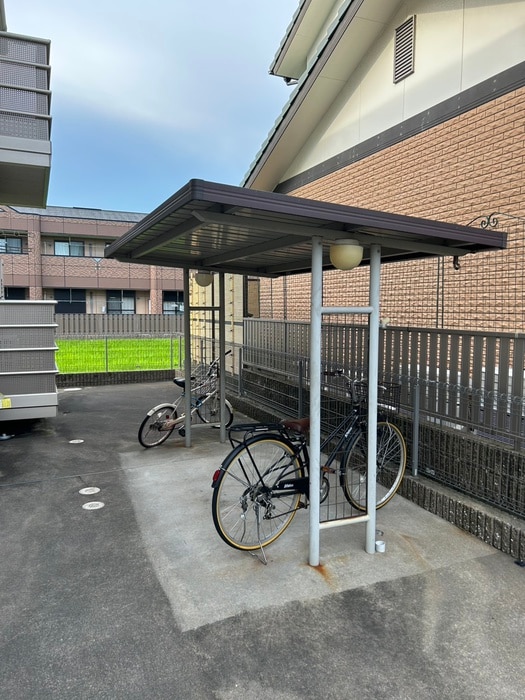 駐輪場 ブルーノ