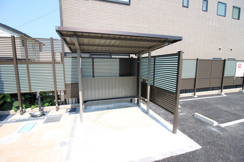 駐輪場 ファミールカルミア