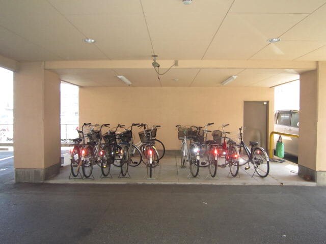 駐輪場 鬼頭本社ビル