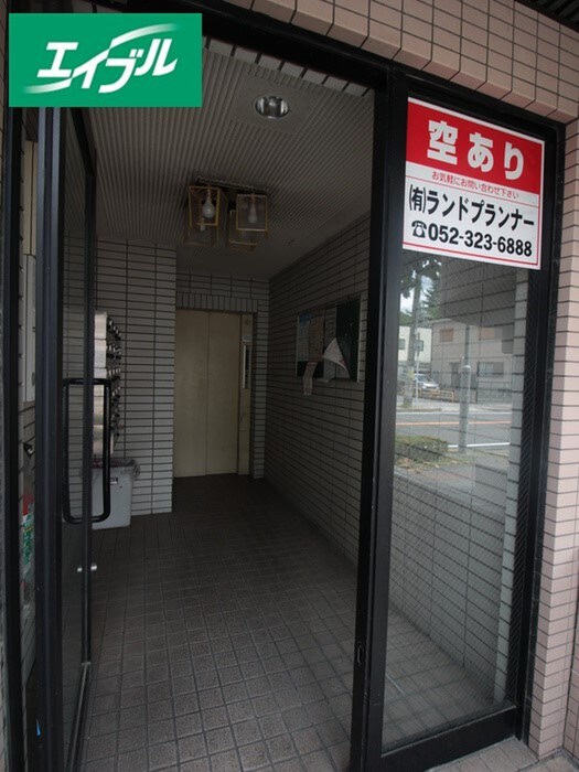 エントランス部分 サンファミリー鈴木