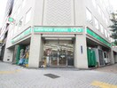ローソンストア100 栄三蔵通店(コンビニ)まで142m 御園パレス