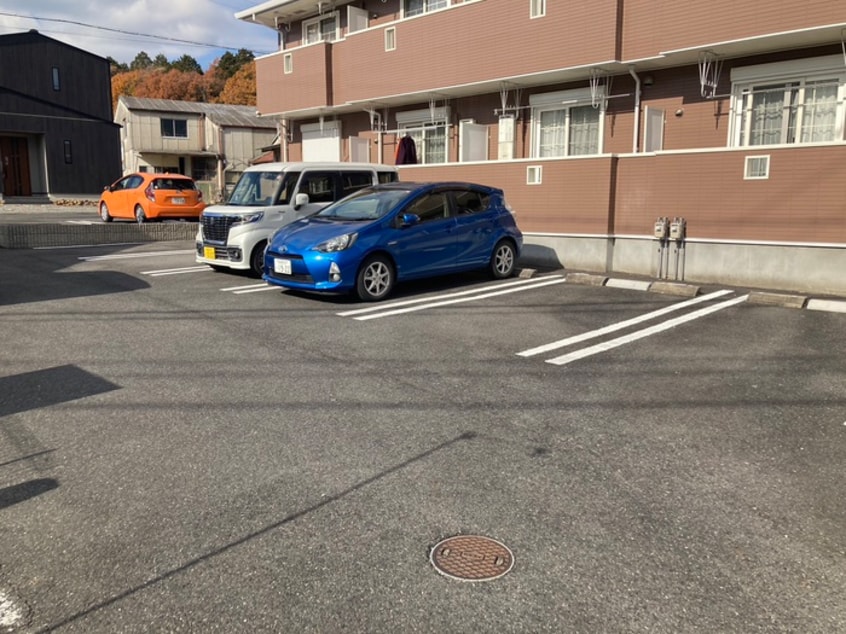駐車場 プリムローズⅢ