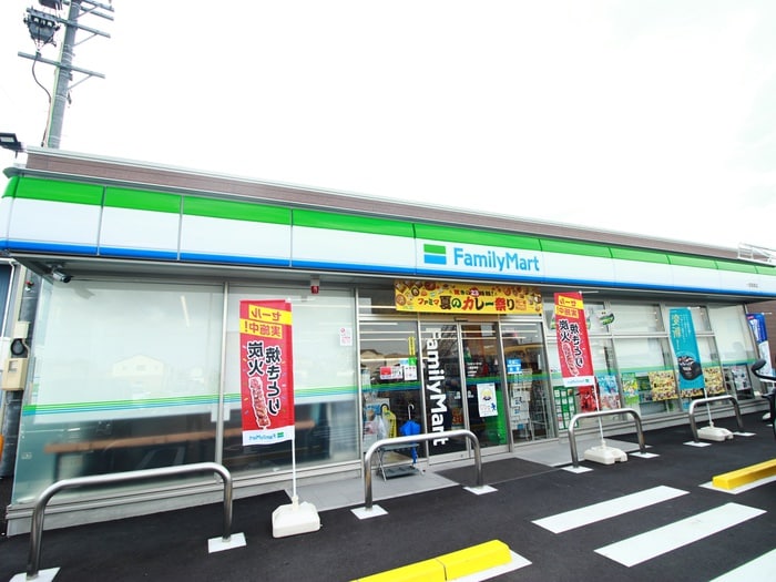 ファミリーマート(コンビニ)まで296m コーポ小路