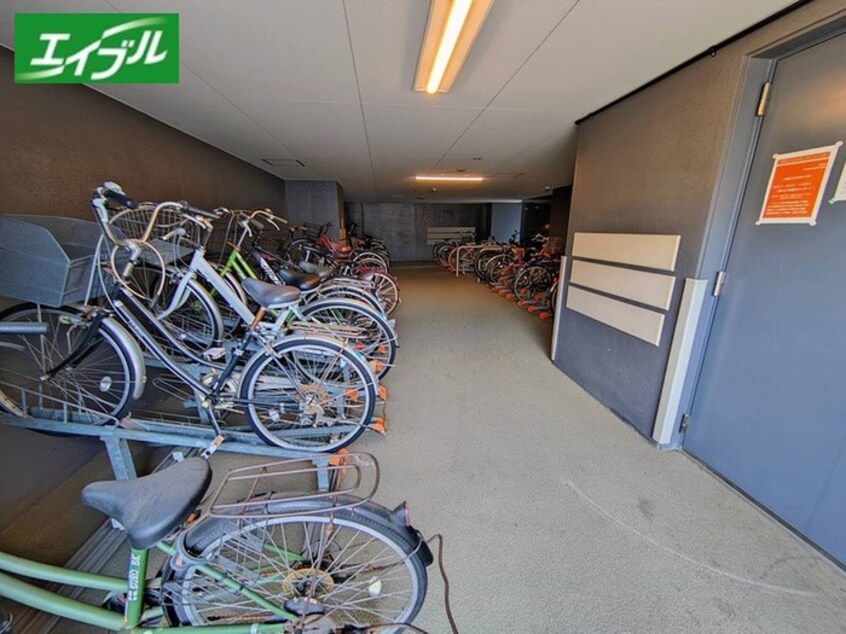 駐輪場 プレサンス桜通ザ・タイムズ