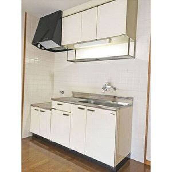 キッチン ＷＡＶＥ　ＨＯＵＳＥ