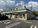 ファミリーマート 瀬戸石田店(コンビニ)まで500m サンシャインヒルズ