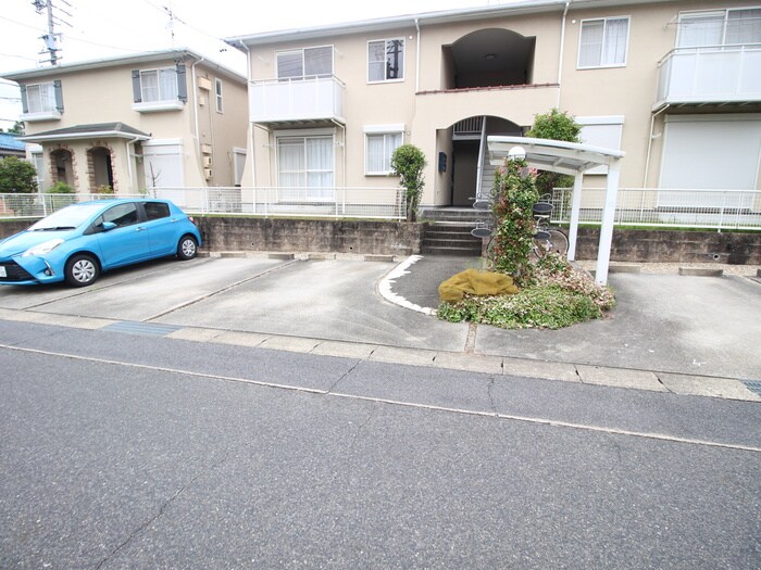 駐車場 プロヴァンスB棟