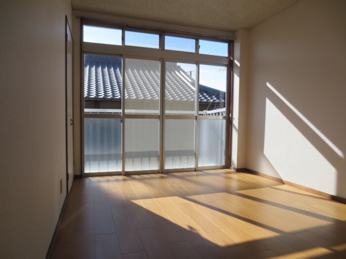 居室 シティハイツ服部