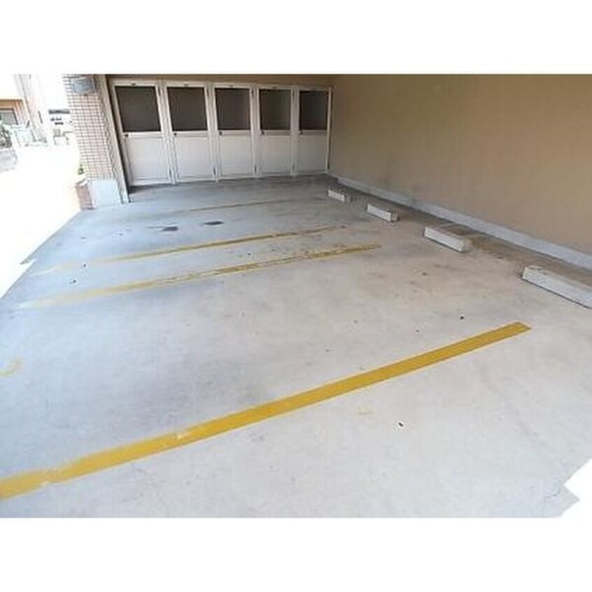 駐車場 エ－デル小賀須