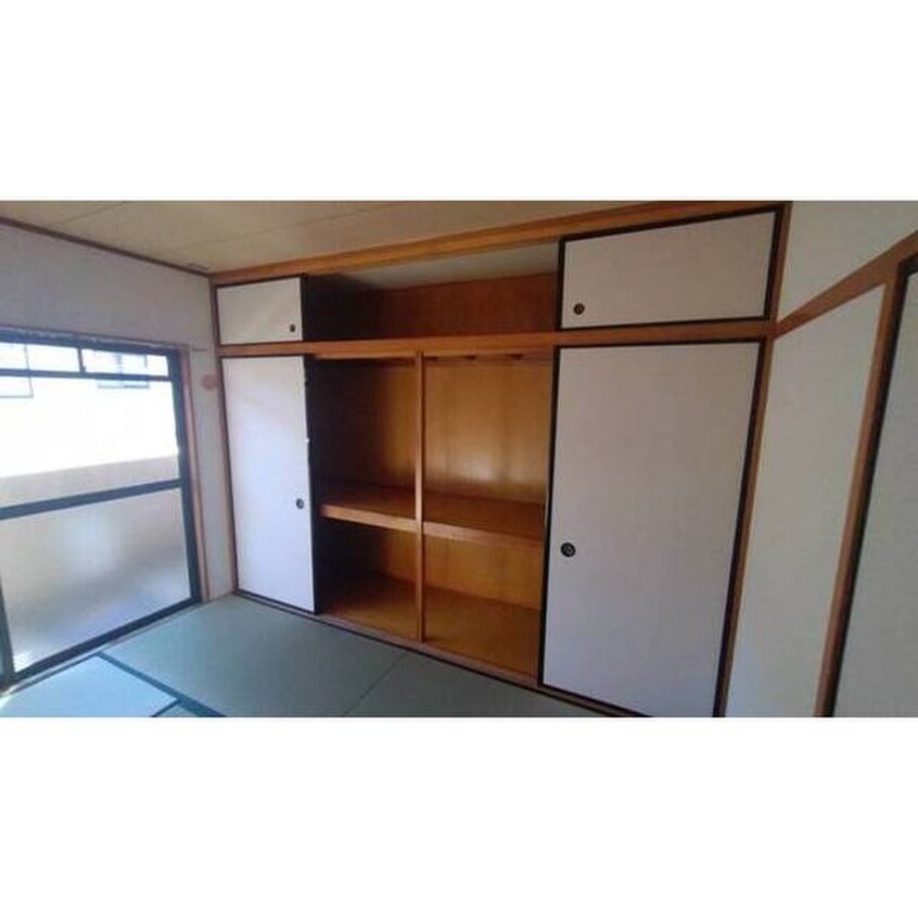 収納 エ－デル小賀須