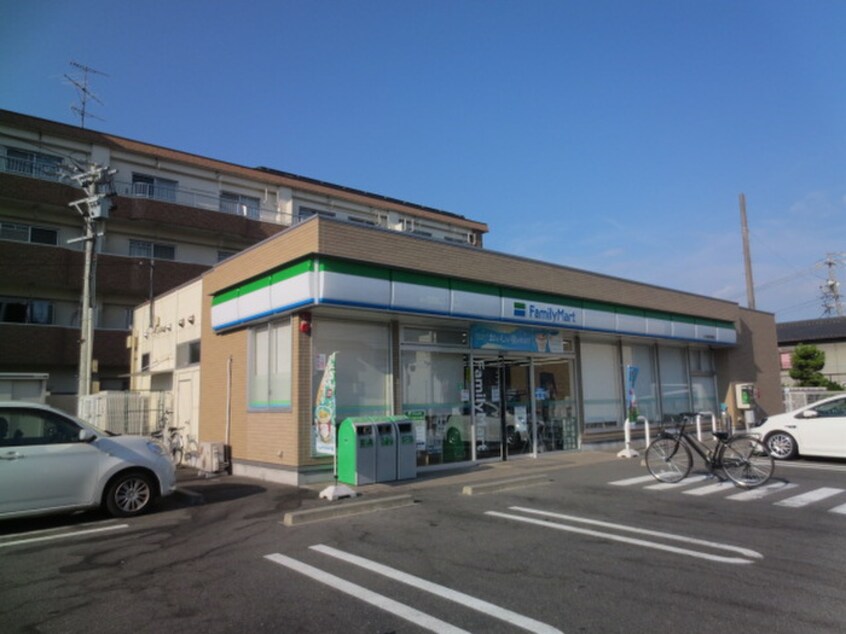 ファミリーマート(コンビニ)まで170m エ－デル小賀須