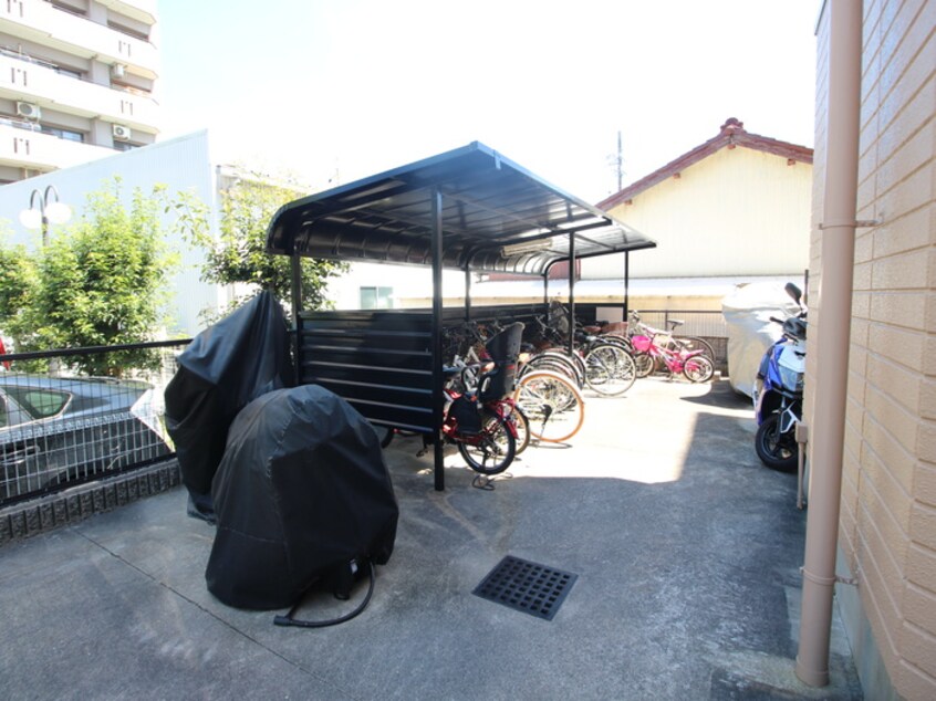 駐輪場 ラフォーレ若慎