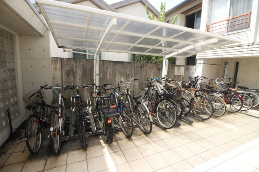 駐輪場 リアライズ名城公園