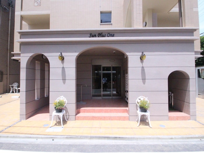 エントランス部分 Sun Pulus1