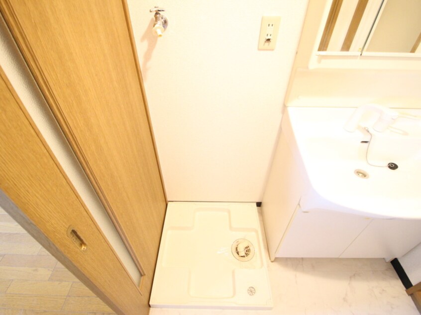 洗濯機置場 レ－ジュ高道