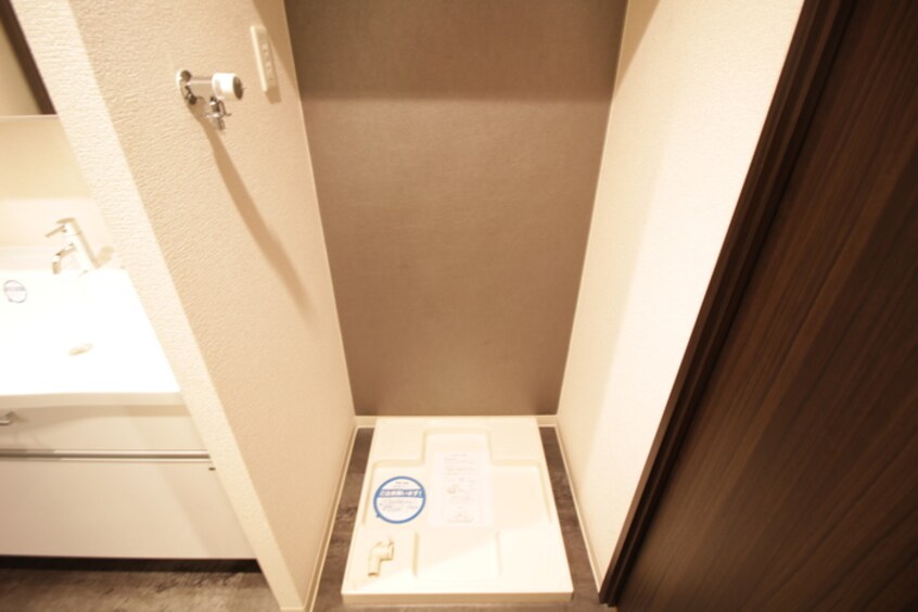 洗濯機置場 グラヴィス鶴舞