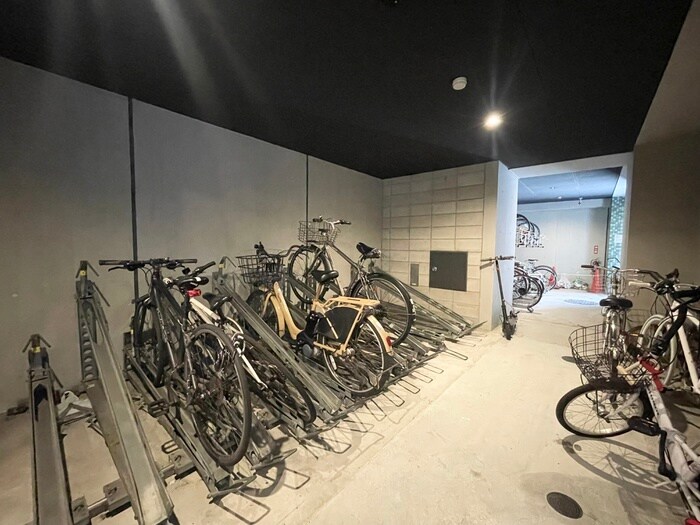 駐輪場 BSレジデンス栄