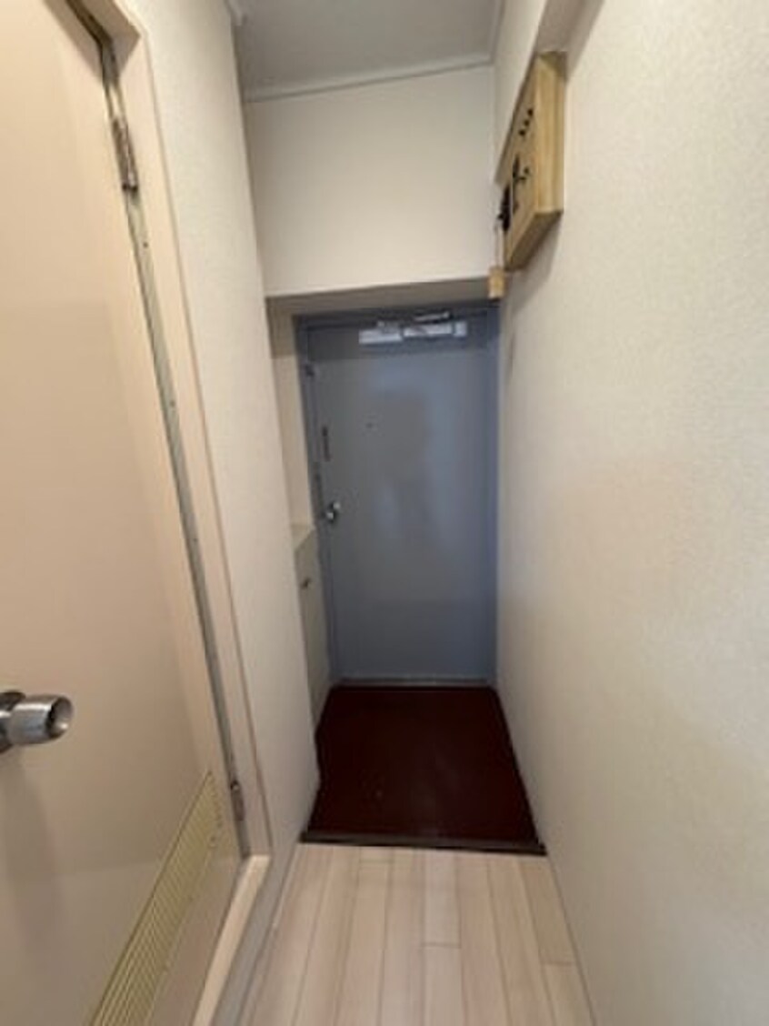 玄関 ﾄ-ｶﾝｸﾞﾗﾝﾄﾞﾏﾝｼｮﾝ榮(718)