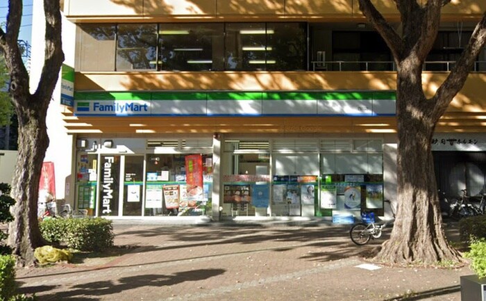 ファミリーマート(コンビニ)まで300m ﾄ-ｶﾝｸﾞﾗﾝﾄﾞﾏﾝｼｮﾝ榮(718)