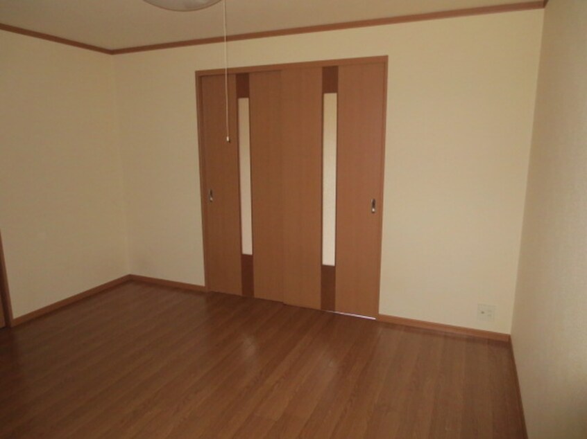 居室 ロイヤルガ－デンＫⅡ