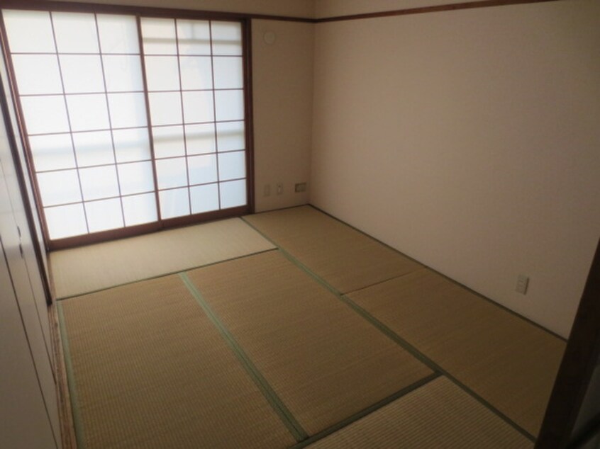 内観写真 シャト－芝