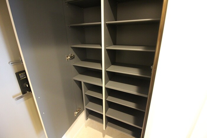 靴箱 グランルクレ新栄イースト