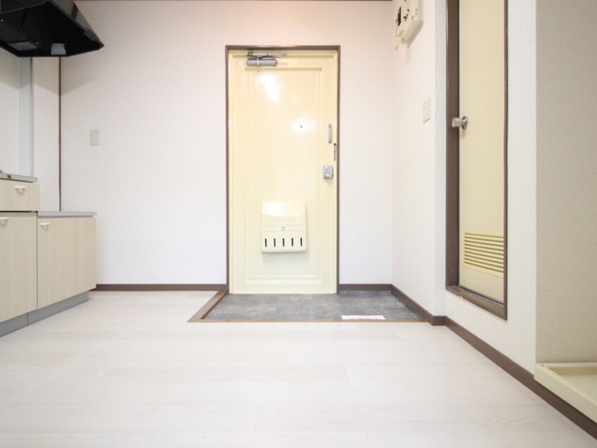 廊下 ロイヤルシティ天子田
