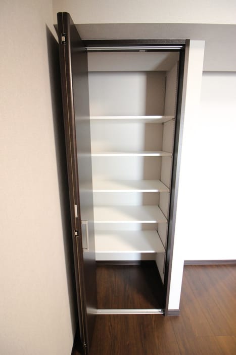 収納 ロイヤルスクエア徳川