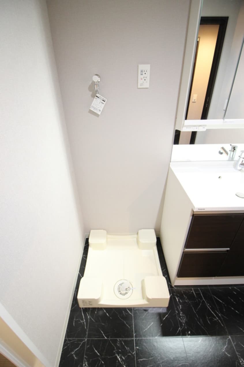 洗濯機置場 ロイヤルスクエア徳川