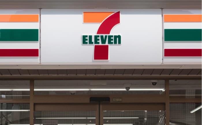 セブンイレブン(コンビニ)まで440m レジオン香流