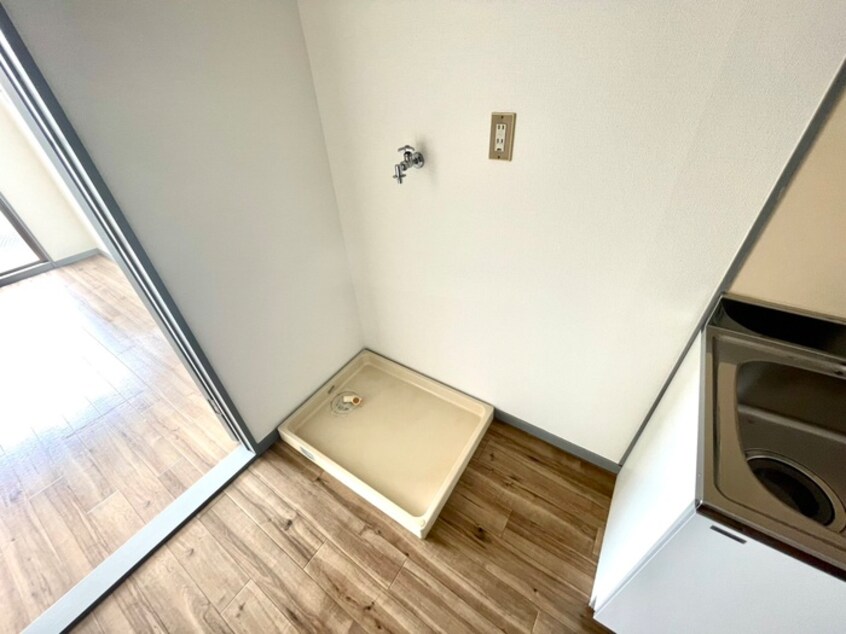 洗濯機置場 ハイネス西高蔵