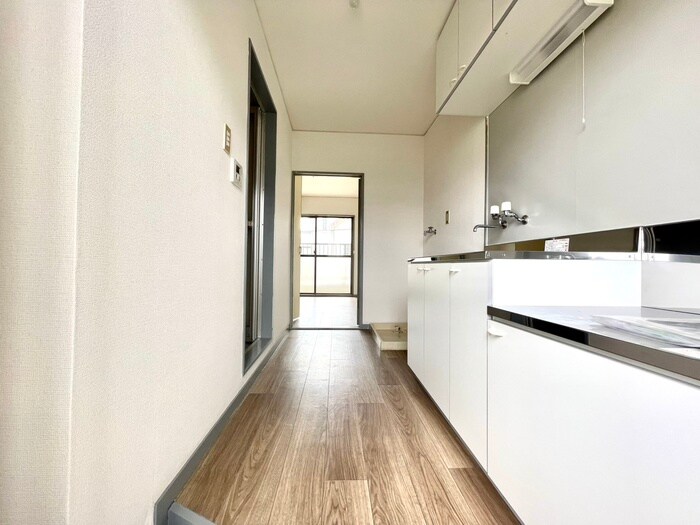 廊下 ハイネス西高蔵