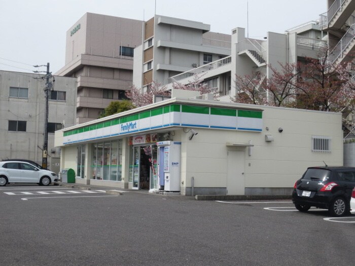 ファミリーマート(コンビニ)まで960m フロ－レンス平子ケ丘