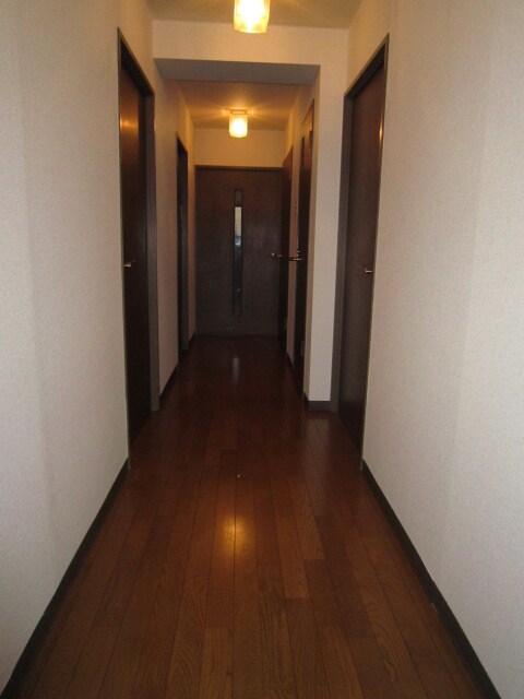 廊下 グレイス伸和