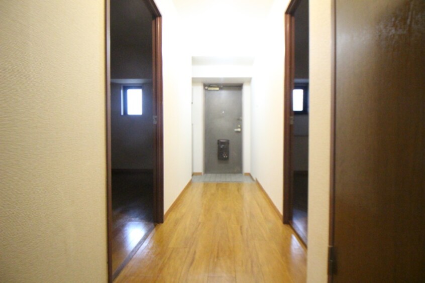 廊下 グレイス伸和