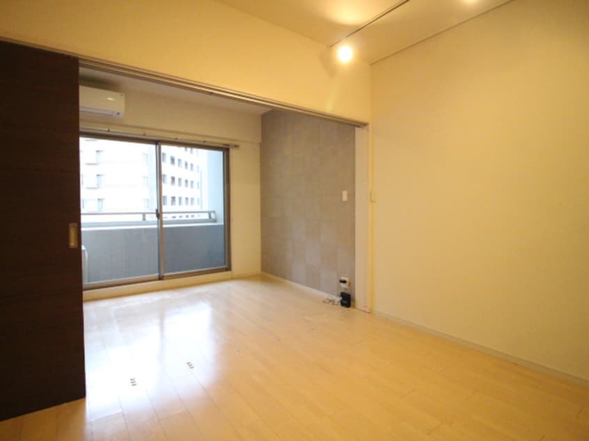 居室 ドゥーエ千種