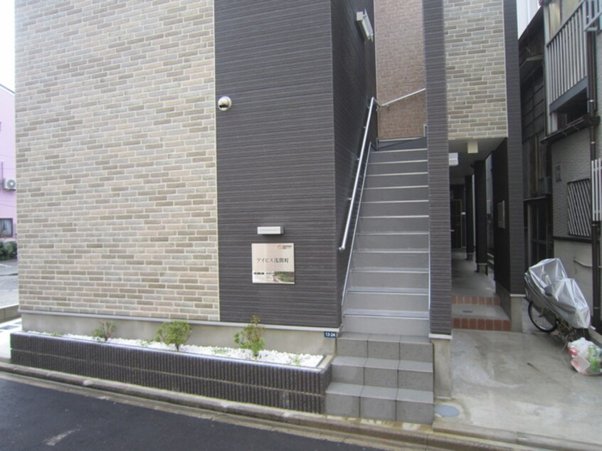 エントランス部分 アイビス浅間町