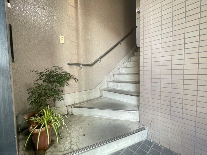 エントランス部分 ファミ－ル３１０