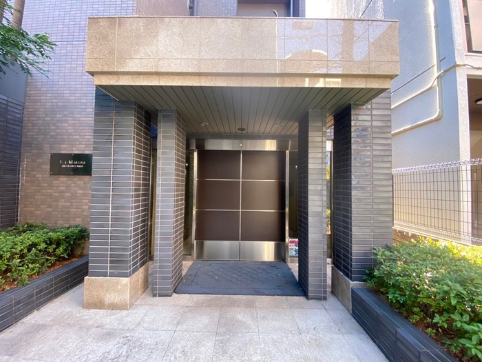 エントランス部分 ラ・メゾン東山