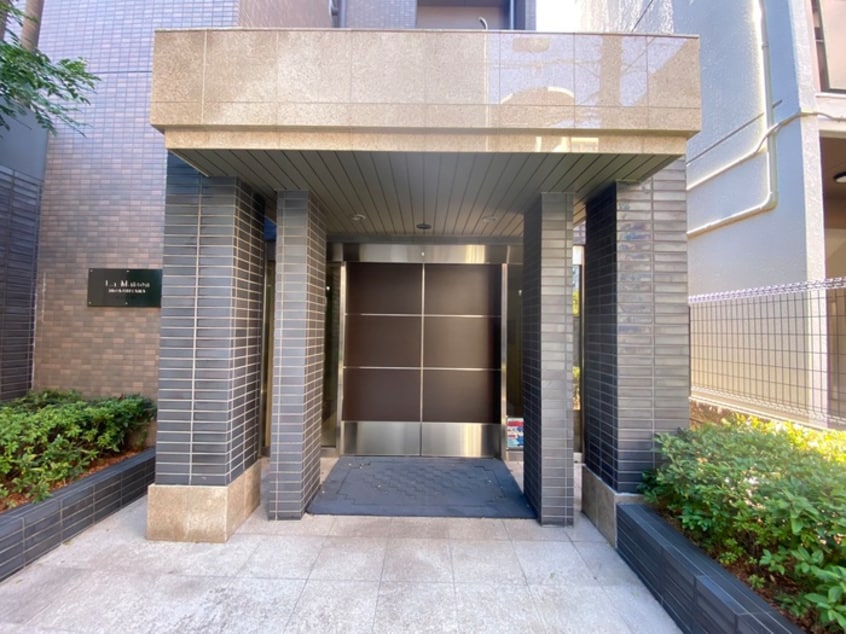 エントランス部分 ラ・メゾン東山