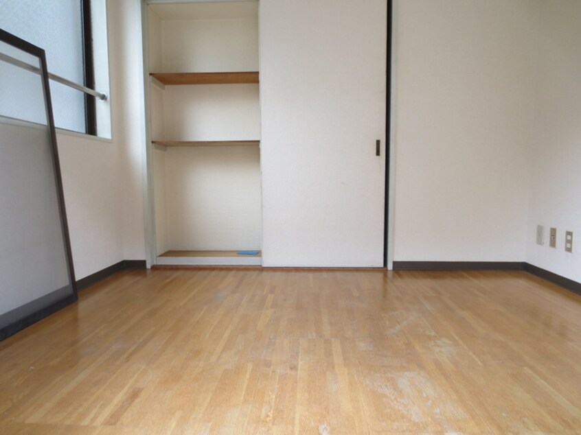 居室 ハイツイズミ