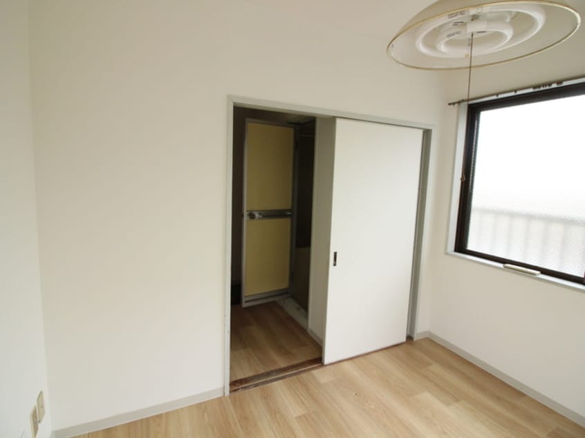 居室 ハイツイズミ