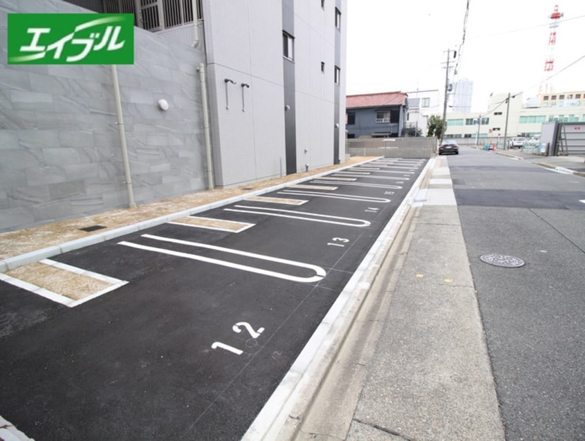 駐車場 Alivis金山East