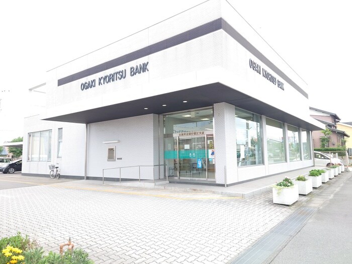 大垣共立銀行蟹江支店(銀行)まで656m ｸﾚｾﾝﾄ･ﾙﾅﾋﾟｴﾅ　ﾙﾅﾋﾟｴﾅ