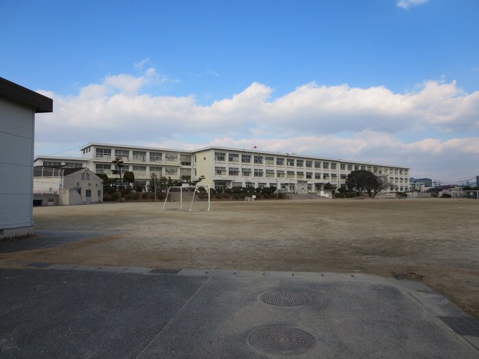 大林小学校(小学校)まで300m グランドハイツ豊田