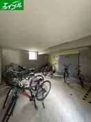 駐輪場 ＦＵＬＬＨＯＵＳＥ