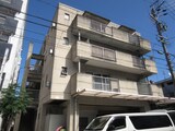フラット内山