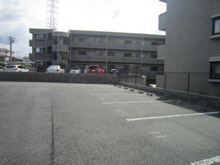 駐車場 フォンティーヌ徳重